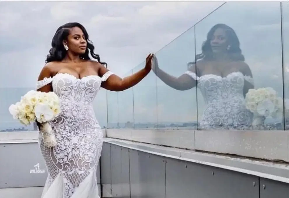The best styles of plus-size wedding dresses for curvy brides. Mobile Image
