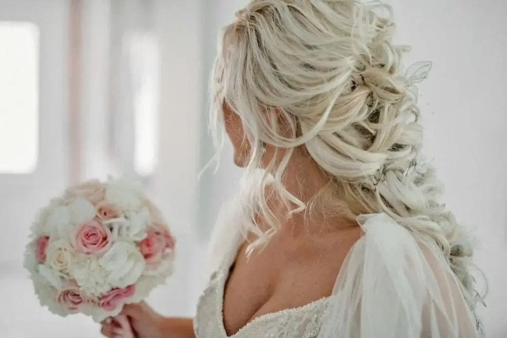 How to find a wedding dress on a budget, and look stunning on your wedding day? Image
