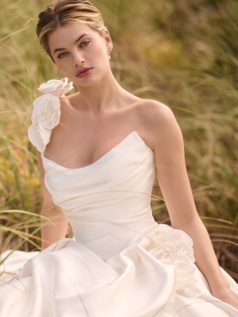 Maggie Sottero Antoinette #4 All Ivory thumbnail