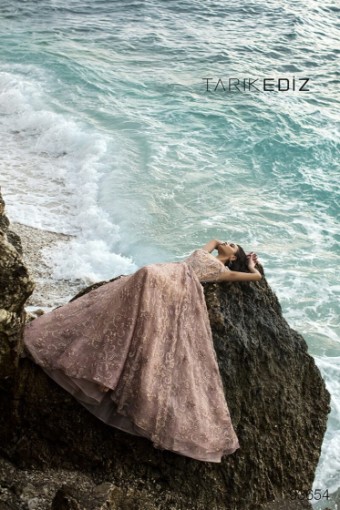 Tarik Ediz 93654 #2 Ivory/Gold thumbnail